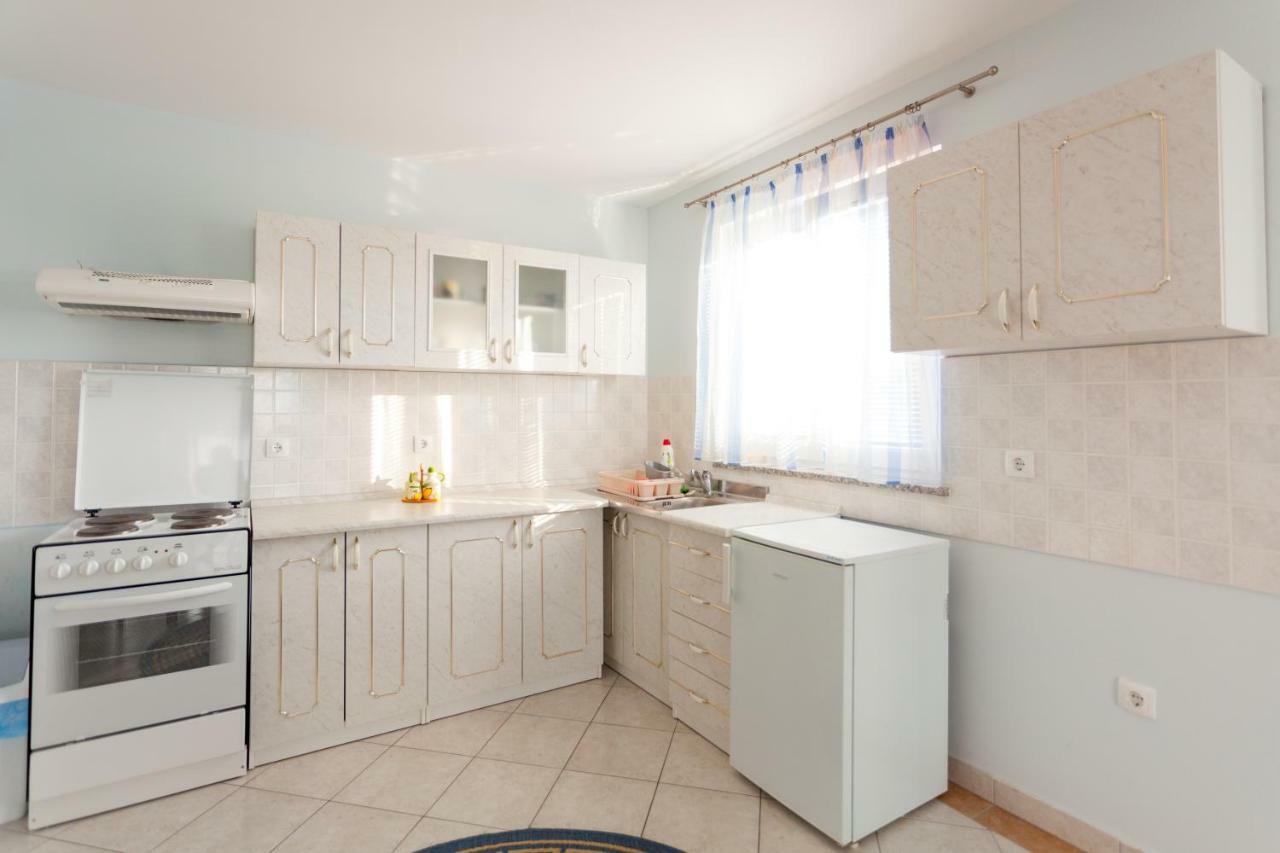 Apartments Jadranka Малинска Экстерьер фото