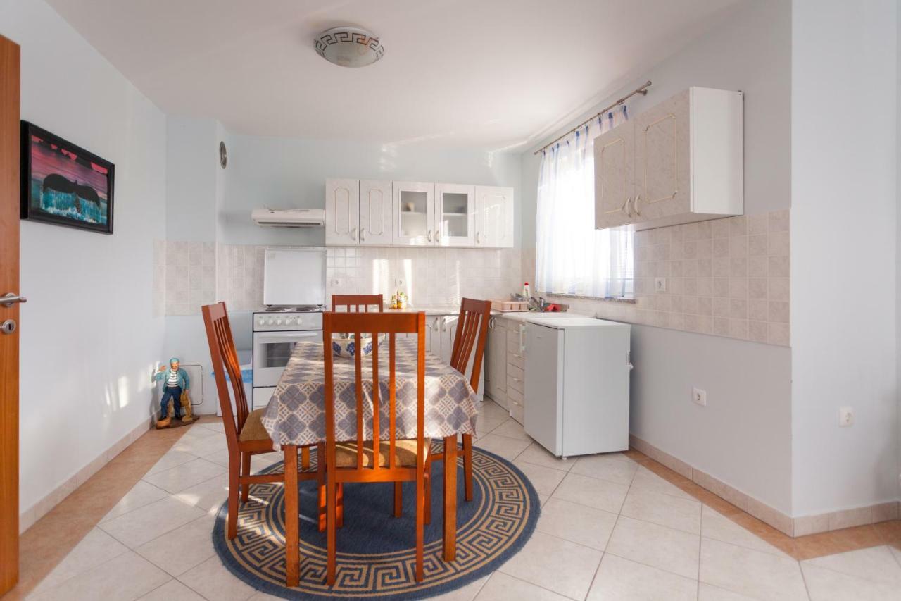Apartments Jadranka Малинска Экстерьер фото