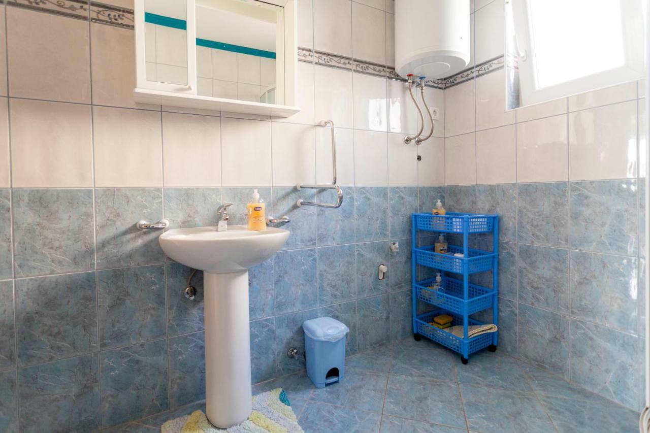Apartments Jadranka Малинска Экстерьер фото