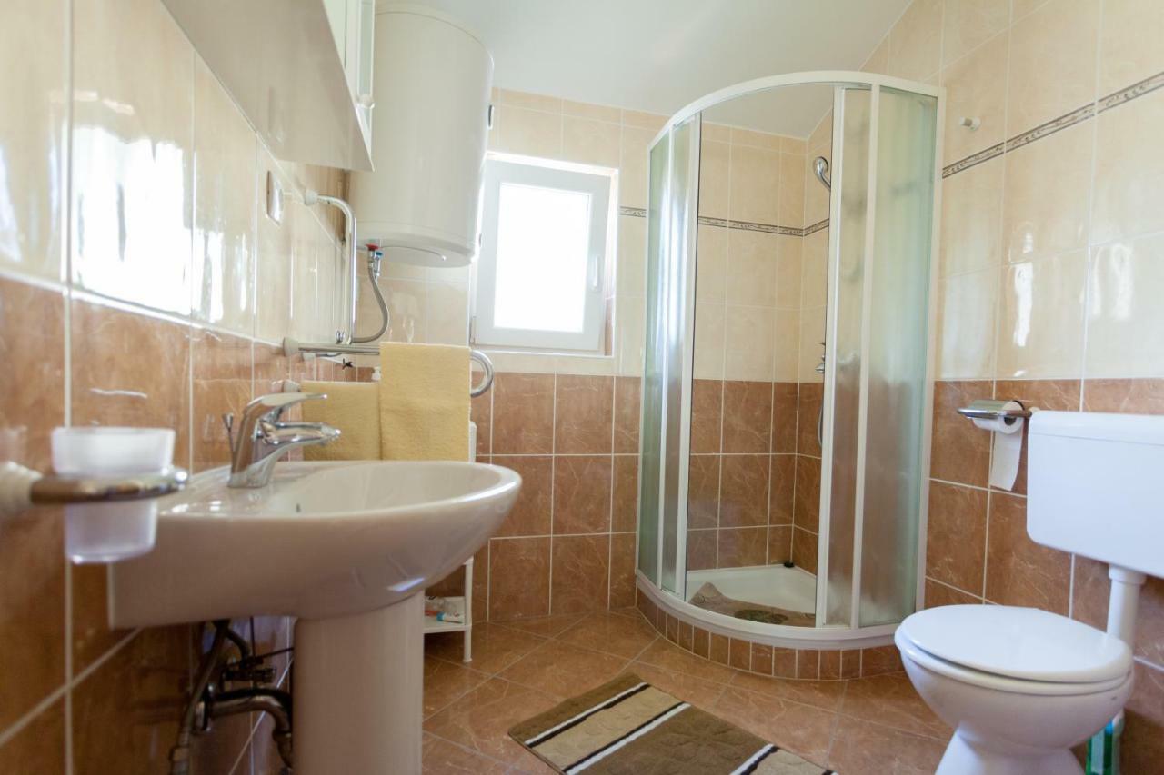 Apartments Jadranka Малинска Экстерьер фото